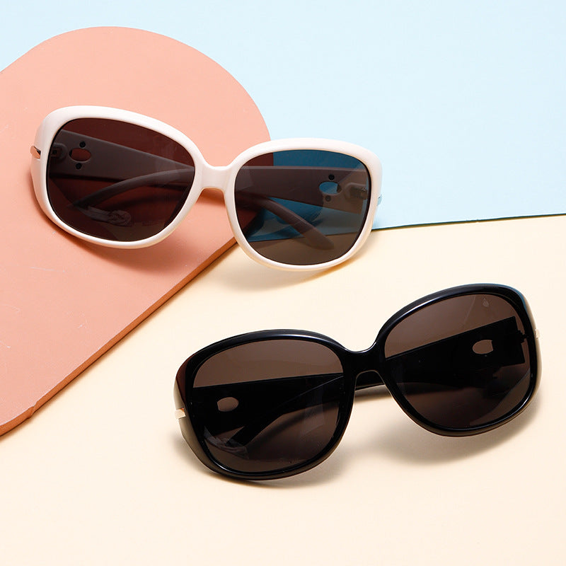 Damen Elegante Oversized Sonnenbrille mit modischem Muster Karnz