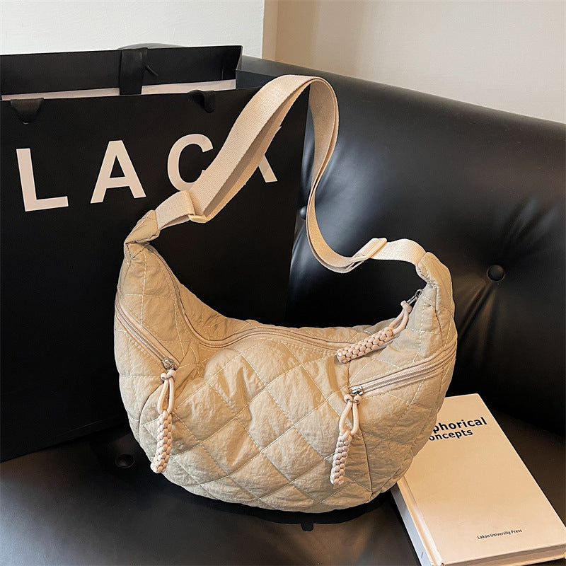 Gepolsterte weiche Stoff Hobo-Handtasche Karnz