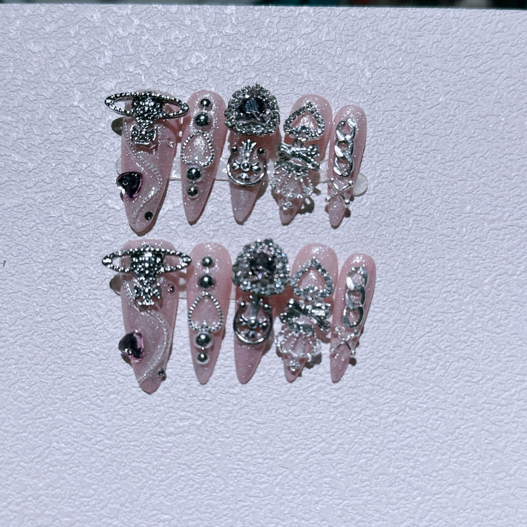 Glamouröse Nagelkunst Verlängerungen