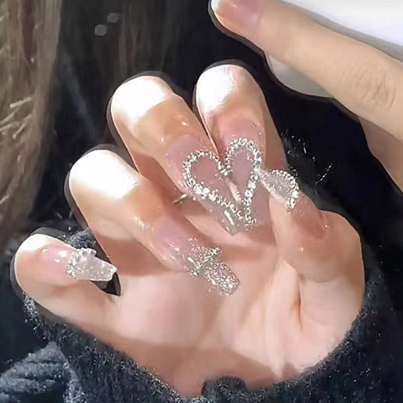 Herzförmige Strass Press-On Nagelkunst Karnz