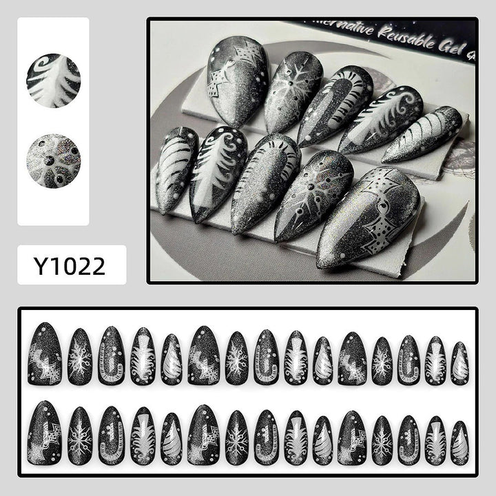 Kunstnägel Im Modernen Tribal-Design Karnz
