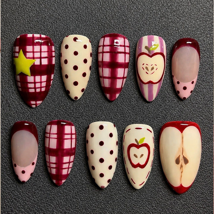 Stilvolles Kunstnagelset mit fröhlichen Obstmotiven Karnz