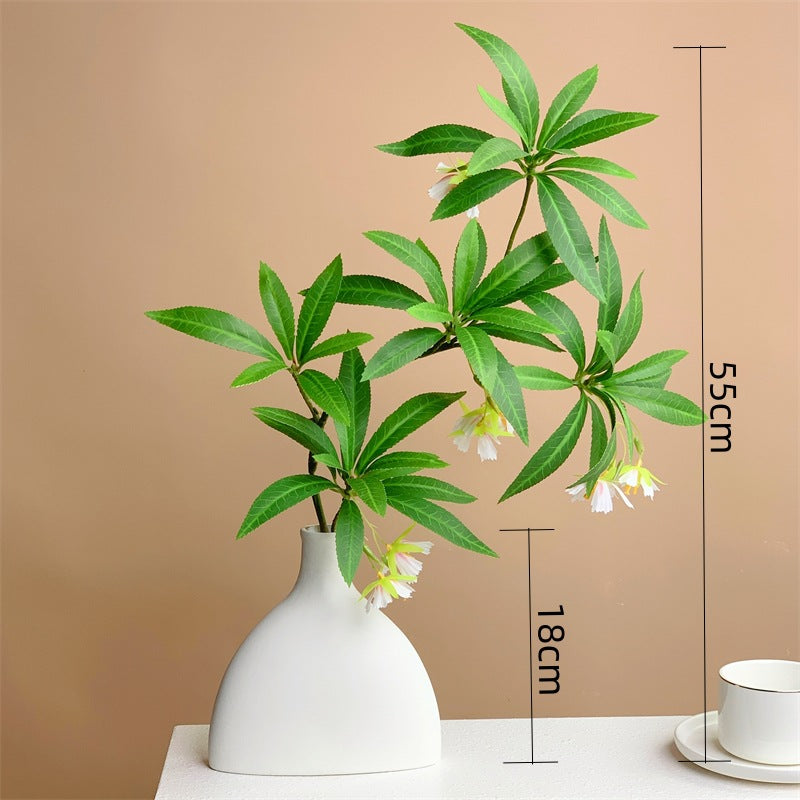 Dekorative Kunstblumenarrangement