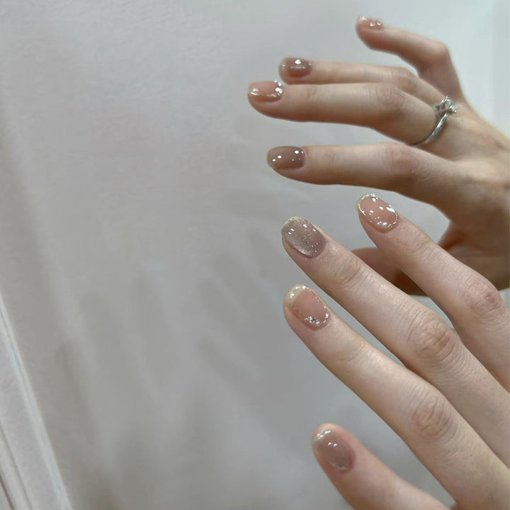 Künstlerisches Press-On-Nagelset mit glitzernden Sternakzenten Karnz