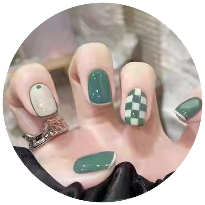 Künstlerisches Press-On Nagelset mit kariertem und einfarbigem Design