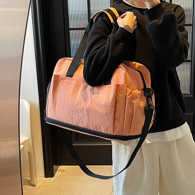 Vielseitige Reisetasche mit mehreren Taschen Karnz