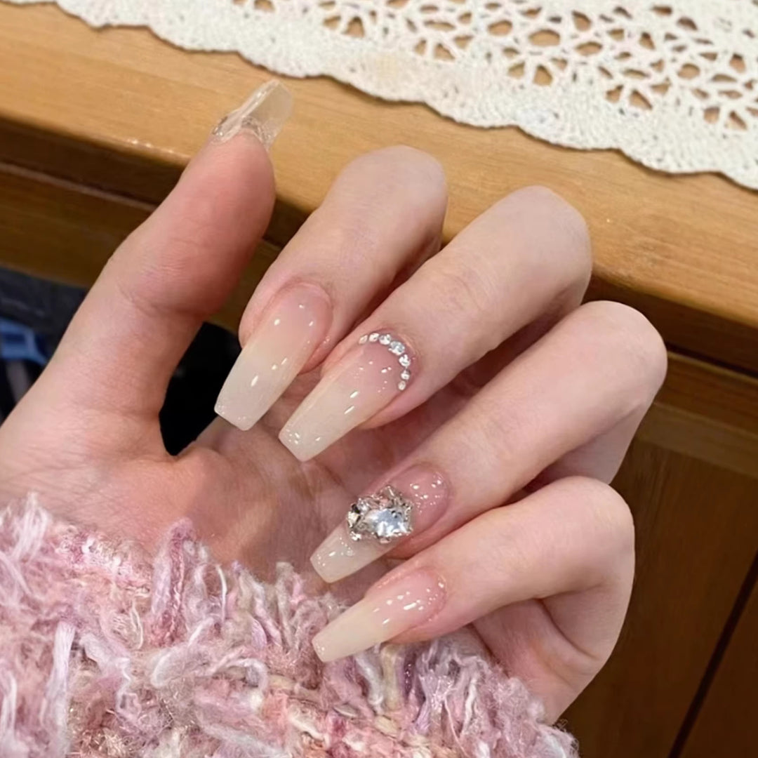 Luxuriöse mit Kristallen verzierte Press-On Nagelkunst Karnz