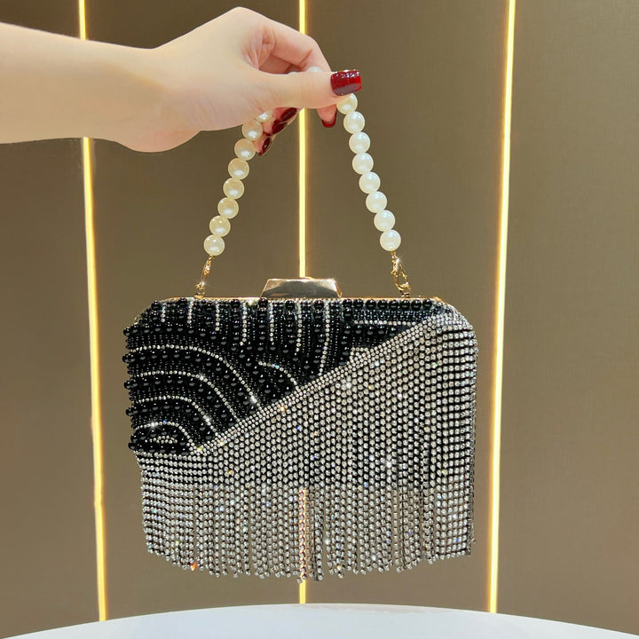 Perlenverzierte Abendhandtasche