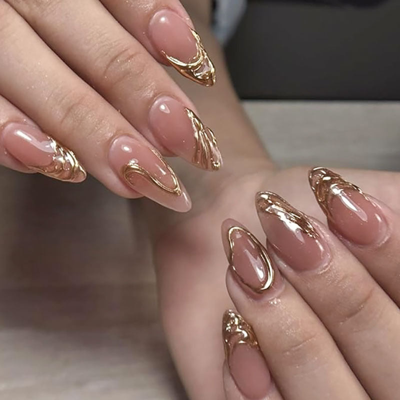 Elegante goldverzierte Stiletto-Press-on-Nägel