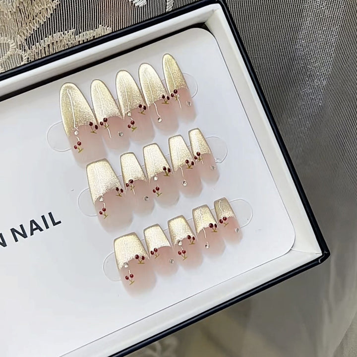Künstlerisches floral dekoriertes Press-On Nagelset Karnz