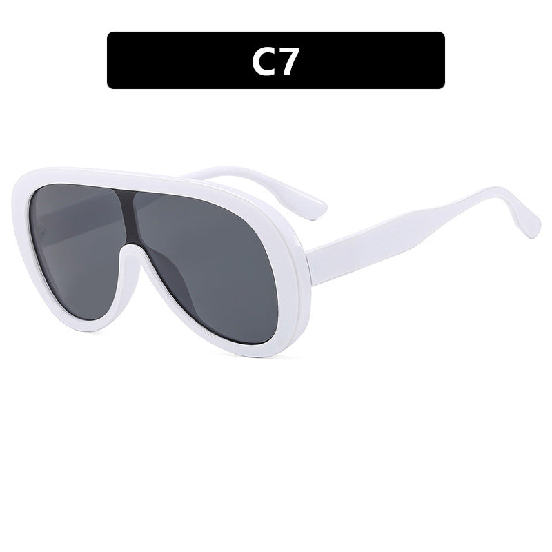 Damen futuristische Sportsonnenbrille mit breiter Sichtscheibe und UV-Schutz Karnz