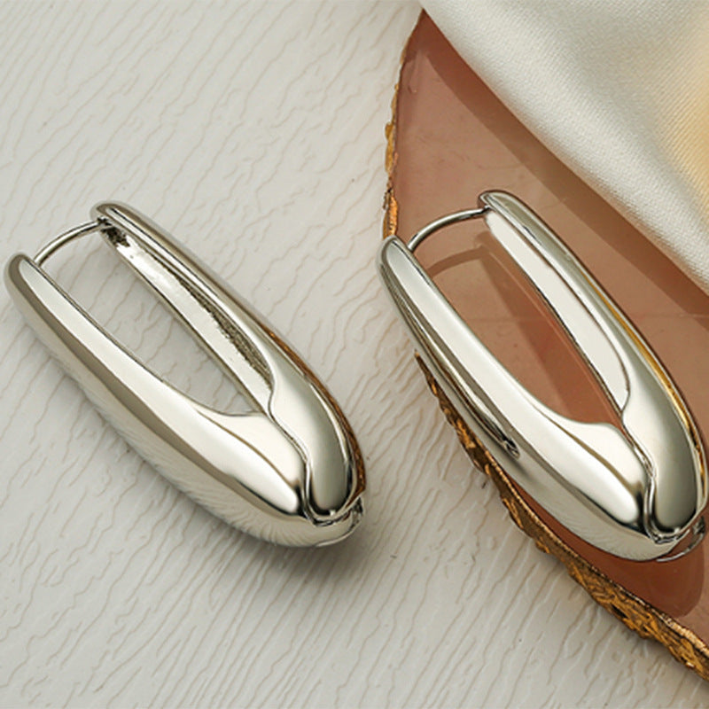 Elegante und Stilvolle Ohrhänger Karnz