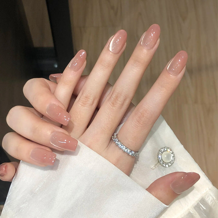 Elegante Glänzende Nagelverlängerungen Karnz