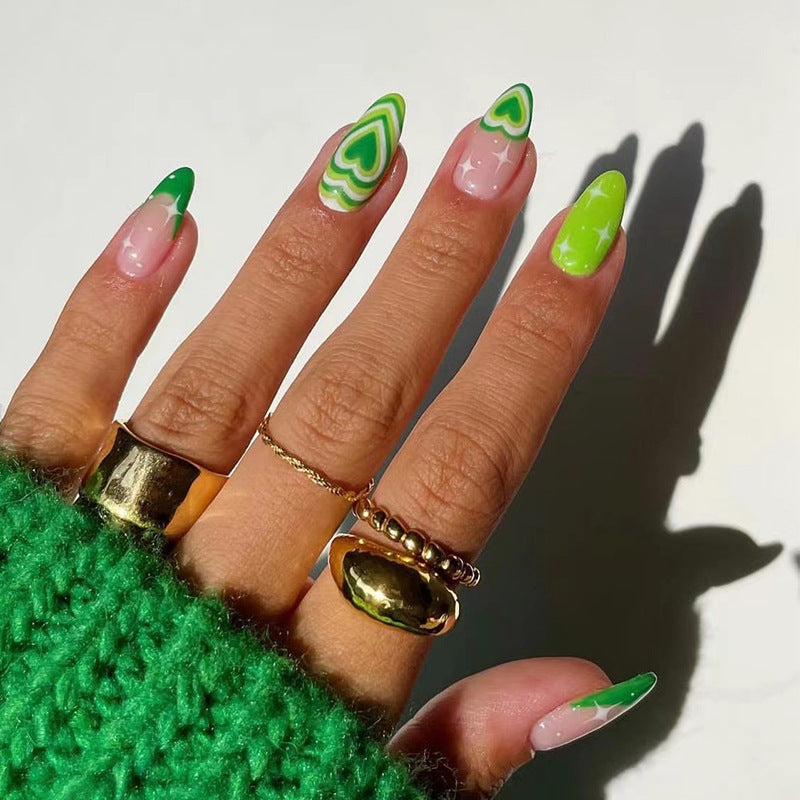 Trendige Nagelkunst im modernen Einhorn-Design Karnz