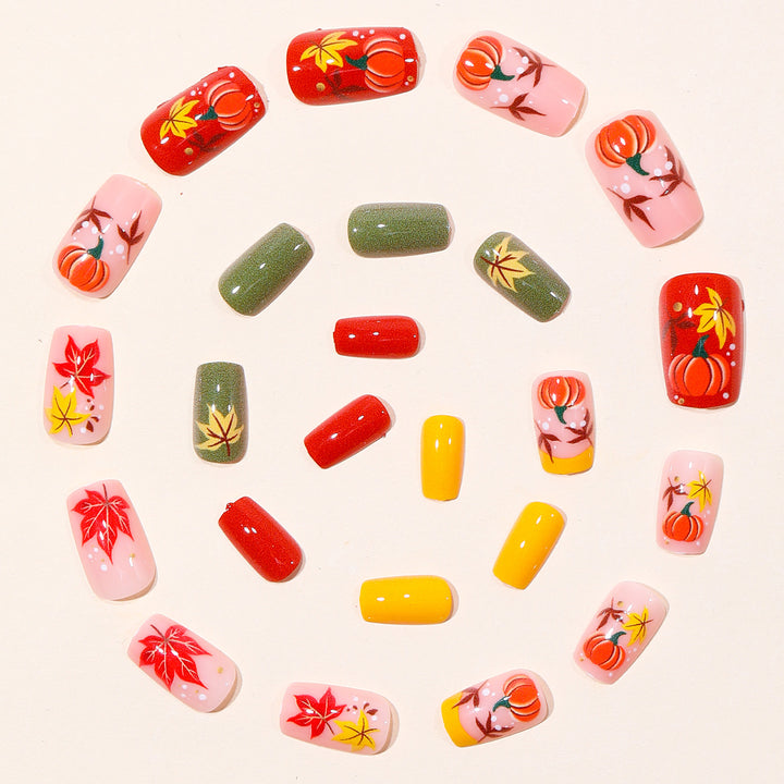 Künstlerisches saisonales Nagelkunstdesign Karnz