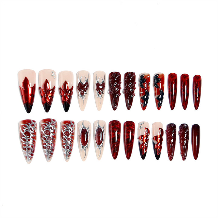 Kunstvolle 3D Nagelspitzen mit eleganten Motiven Karnz