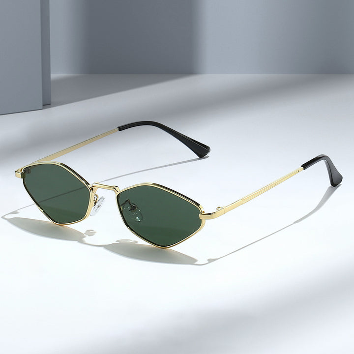 Damen Modische Sonnenbrille im futuristischen Design Karnz