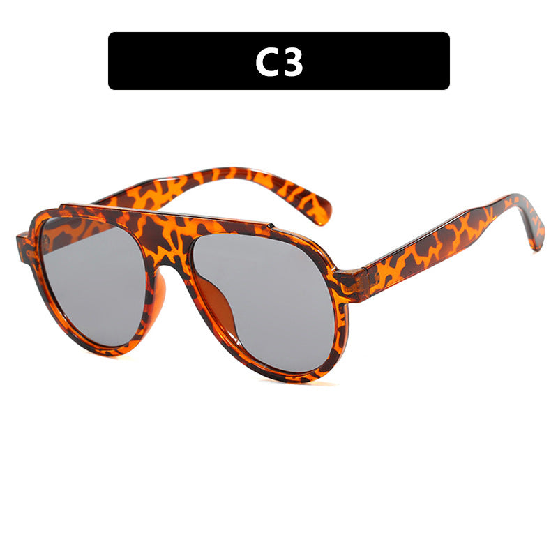 Damen stilvolle schwarze Sonnenbrille im modernen Design Karnz