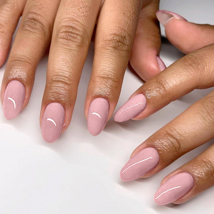 Elegantes mandelförmiges Gel-Nagel-Set Karnz