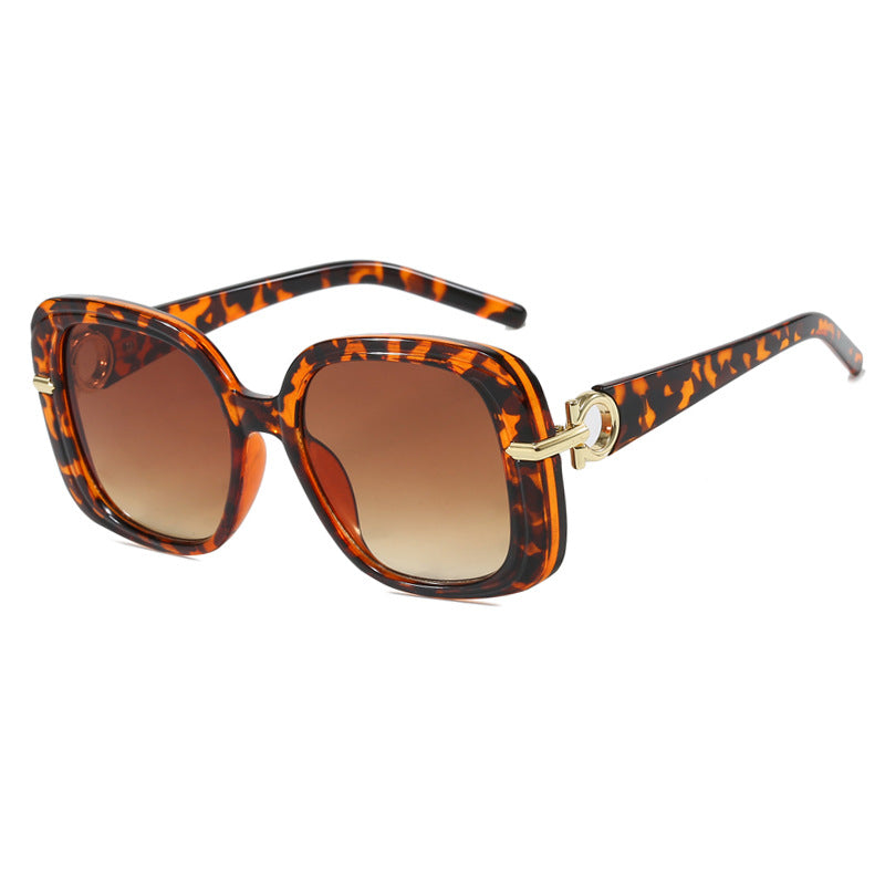 Damen quadratische Sonnenbrille mit luxuriösem Metallakzent Karnz
