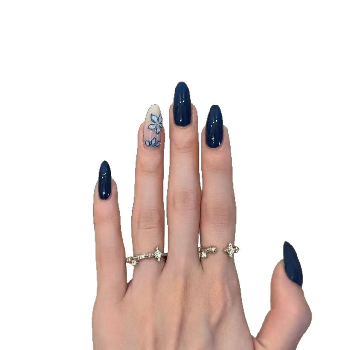 Elegantes Blumenmuster Press-On Nagelkunst Set Karnz