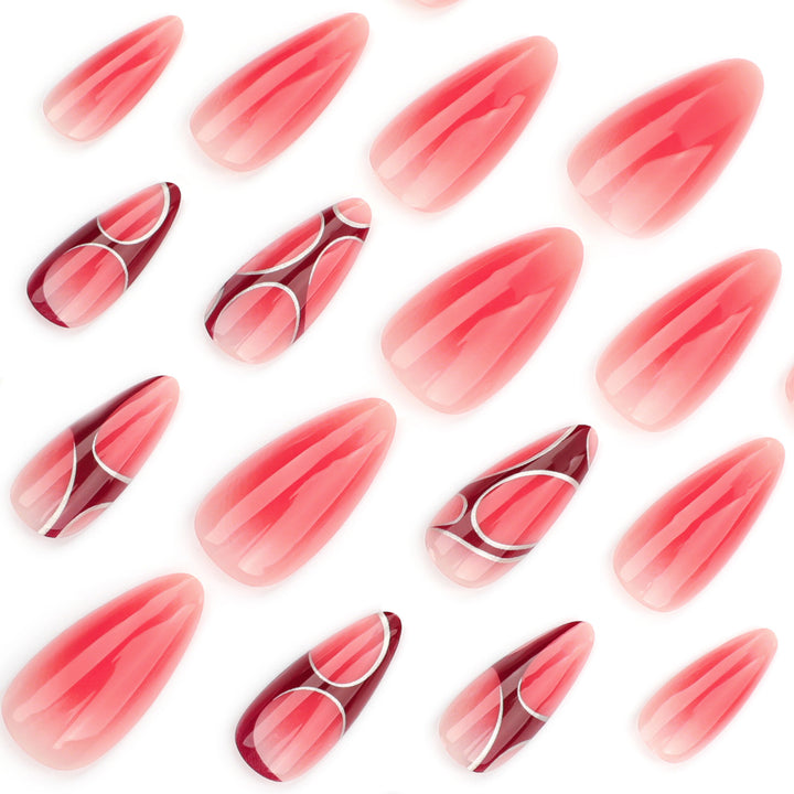 Kunstvolle und elegante Stiletto-Nägel Karnz