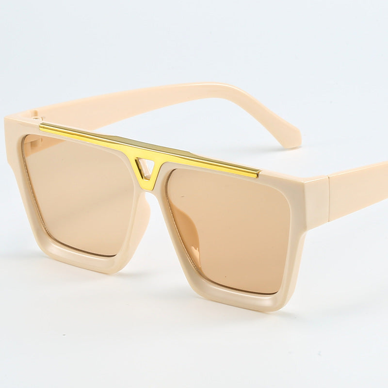 Damen modische oversized Sonnenbrille mit stilvollem goldenen Akzent Karnz