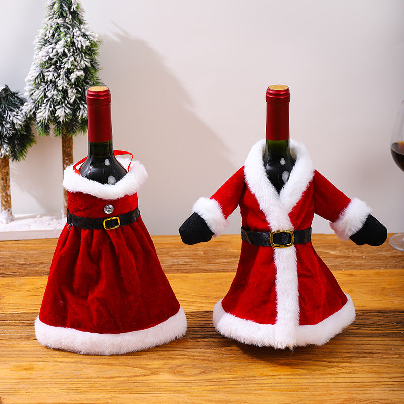Dekorative Weinflaschenhülle im Weihnachtsmann-Look Karnz