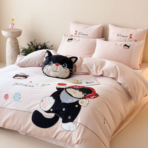 Bettwäsche-Set mit appliziertem Katzenmotiv und Kuschelkissen