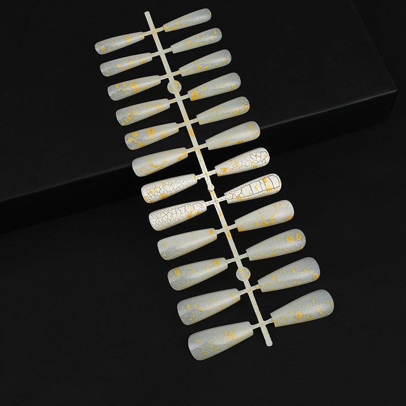Kunstnägel mit zartem Blumenmotiv Karnz