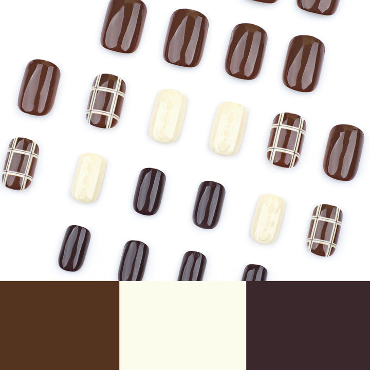 Kunstvolle Nailart Karnz