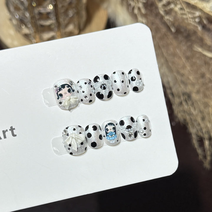 Verspieltes Charakter Press-On Nail Art Set Karnz