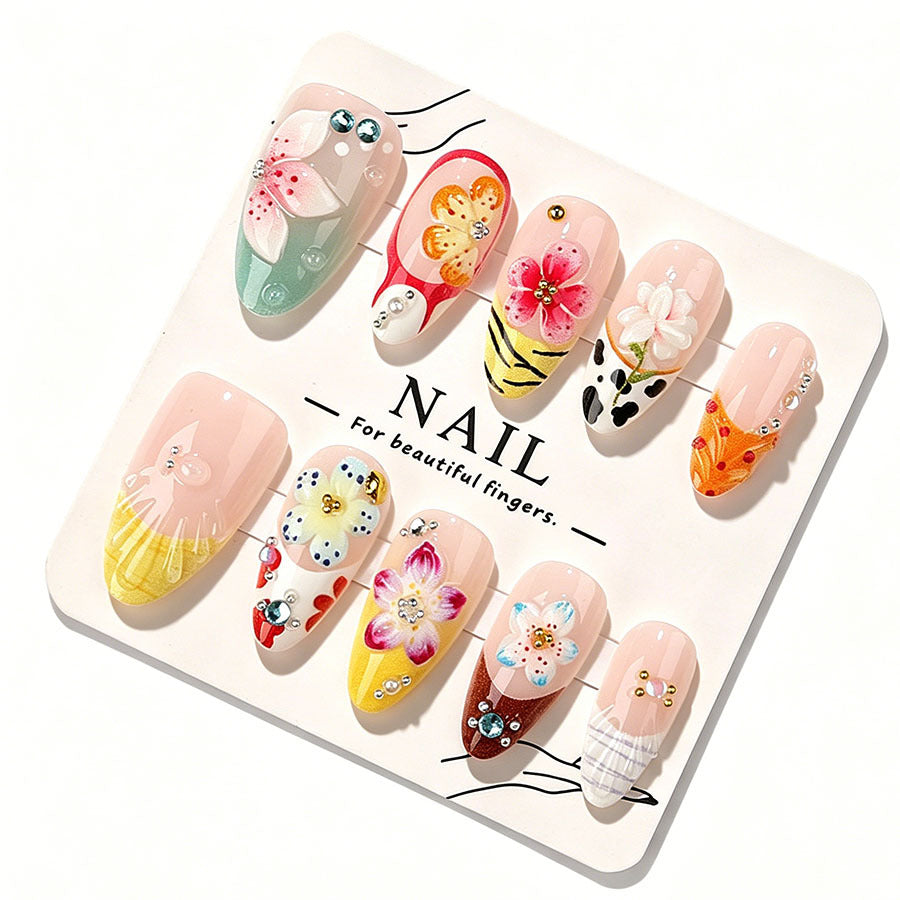 Dekoratives Nagelkunst-Set Karnz