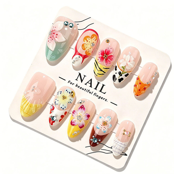 Dekoratives Nagelkunst-Set Karnz