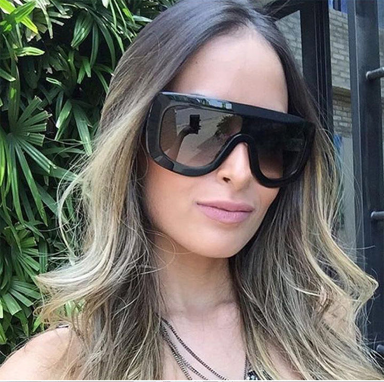 Damen Sportliche oversized Sonnenbrille mit futuristischem Design Karnz
