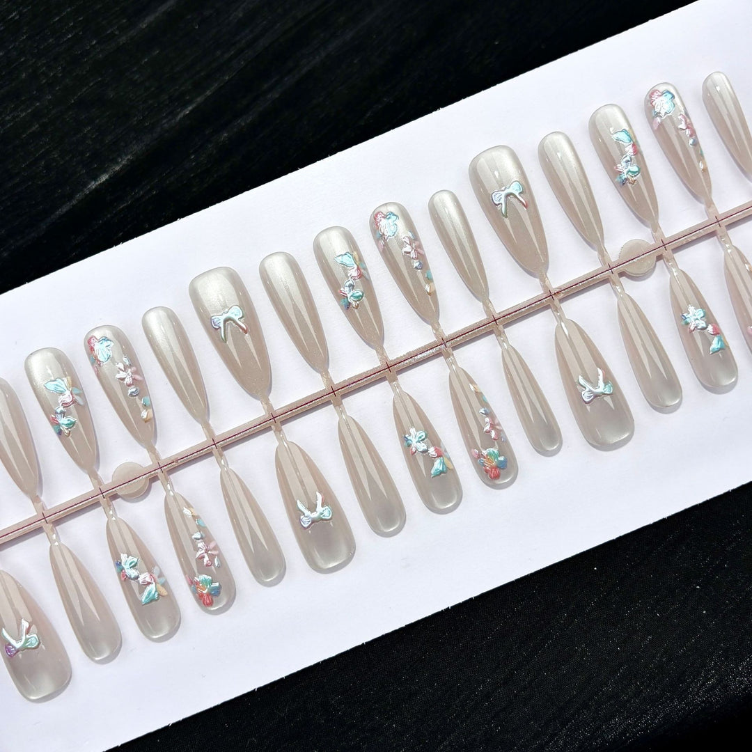 Elegantes dekoratives Press-On-Nagelkunst-Set