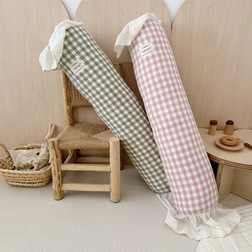 Rüschengingham-Kinderzimmer-Polsterkissen mit Bärenapplikation