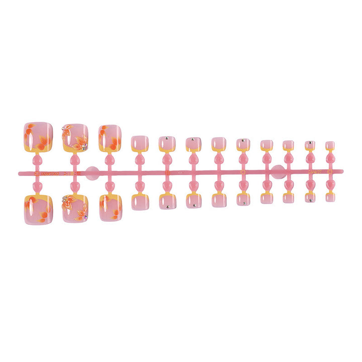 Kunstnagelset mit floralem Design und eleganten Akzenten Karnz