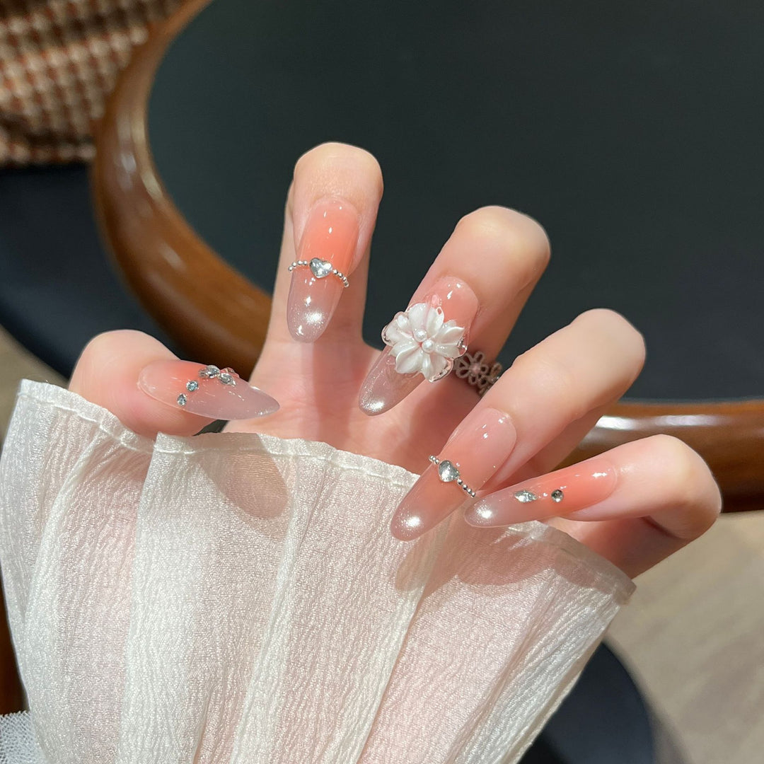 Elegante floral-verzierte Press-On Nagelkunst Karnz