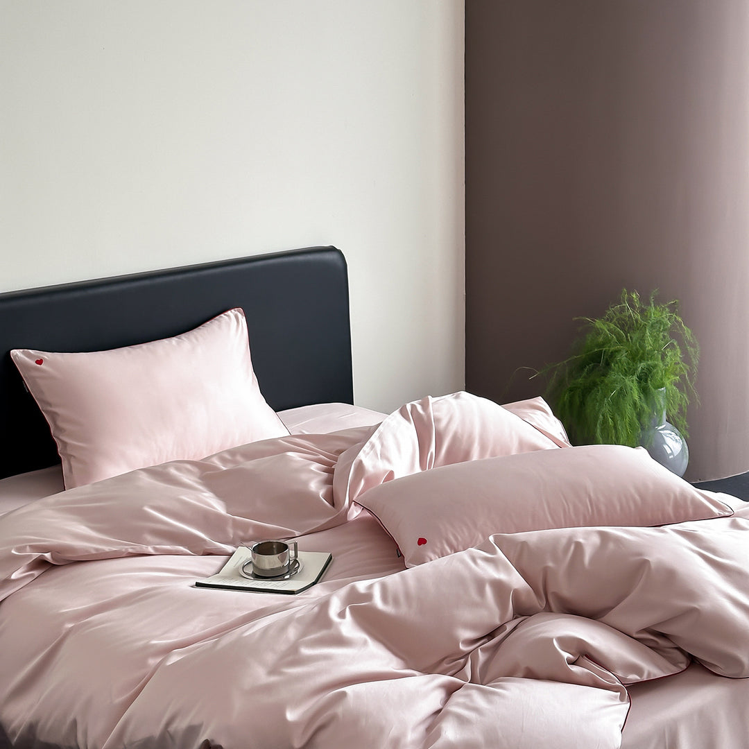 Luxus Satin Bettbezug Set mit kontrastierenden gepipten Kissenbezügen