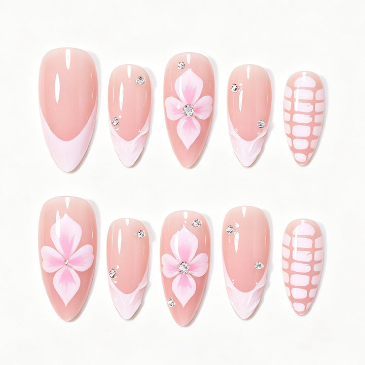 Elegante dekorative Acryl-Nagelkunst Tipps Karnz