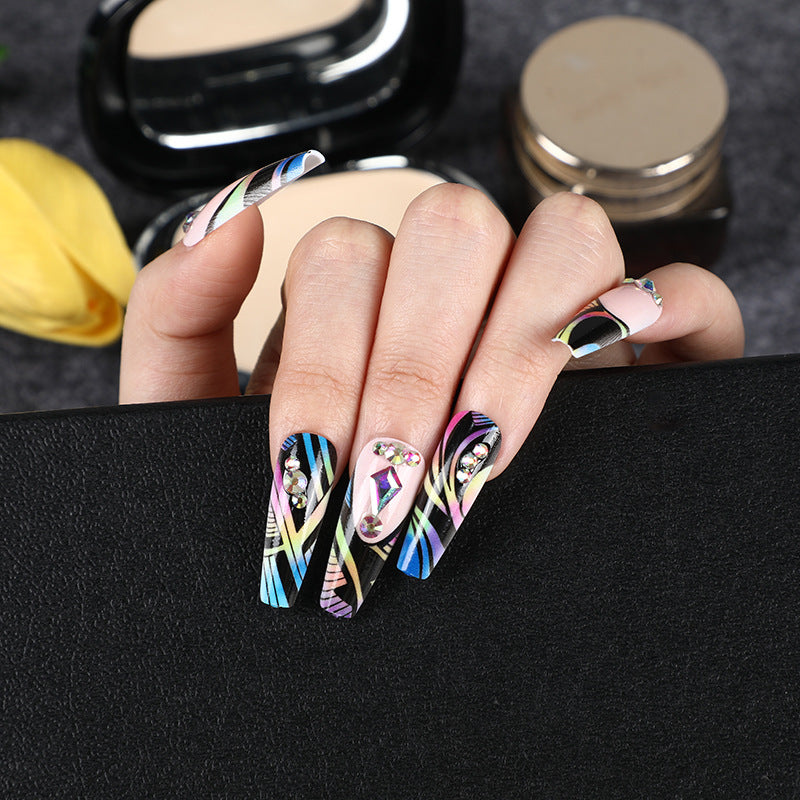 Künstliche Nagelspitzen mit buntem Abstract-Design Karnz