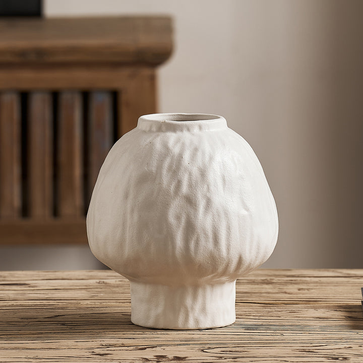 Dekorative Keramikvase im modernen Design Karnz