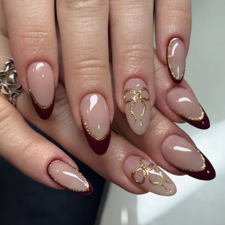 Elegante Stiletto-Nagelkunstverlängerungen mit goldenen Akzenten Karnz 1789713348