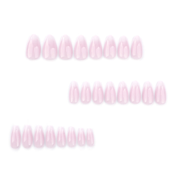 Elegante Kunstnägel mit sanftem Ombre-Effekt Karnz