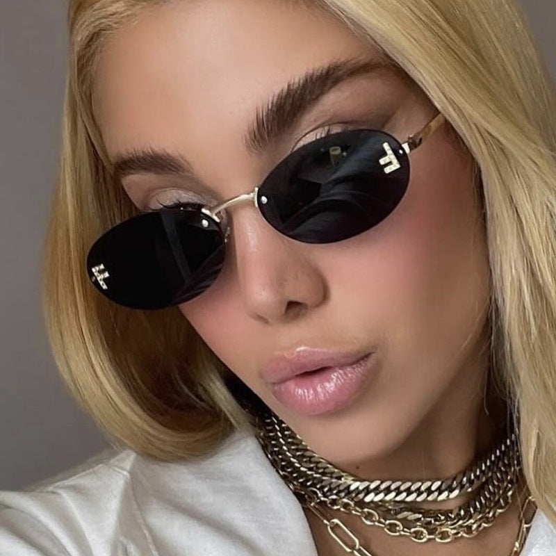 Damen modische Sonnenbrille mit eleganter, verspiegelter Gläserfront und filigranem Metallrahmen Karnz