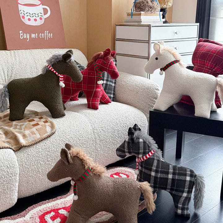 Dekoratives Kuschelpferd aus Teddy-Fleece als Deko- und Spielkissen