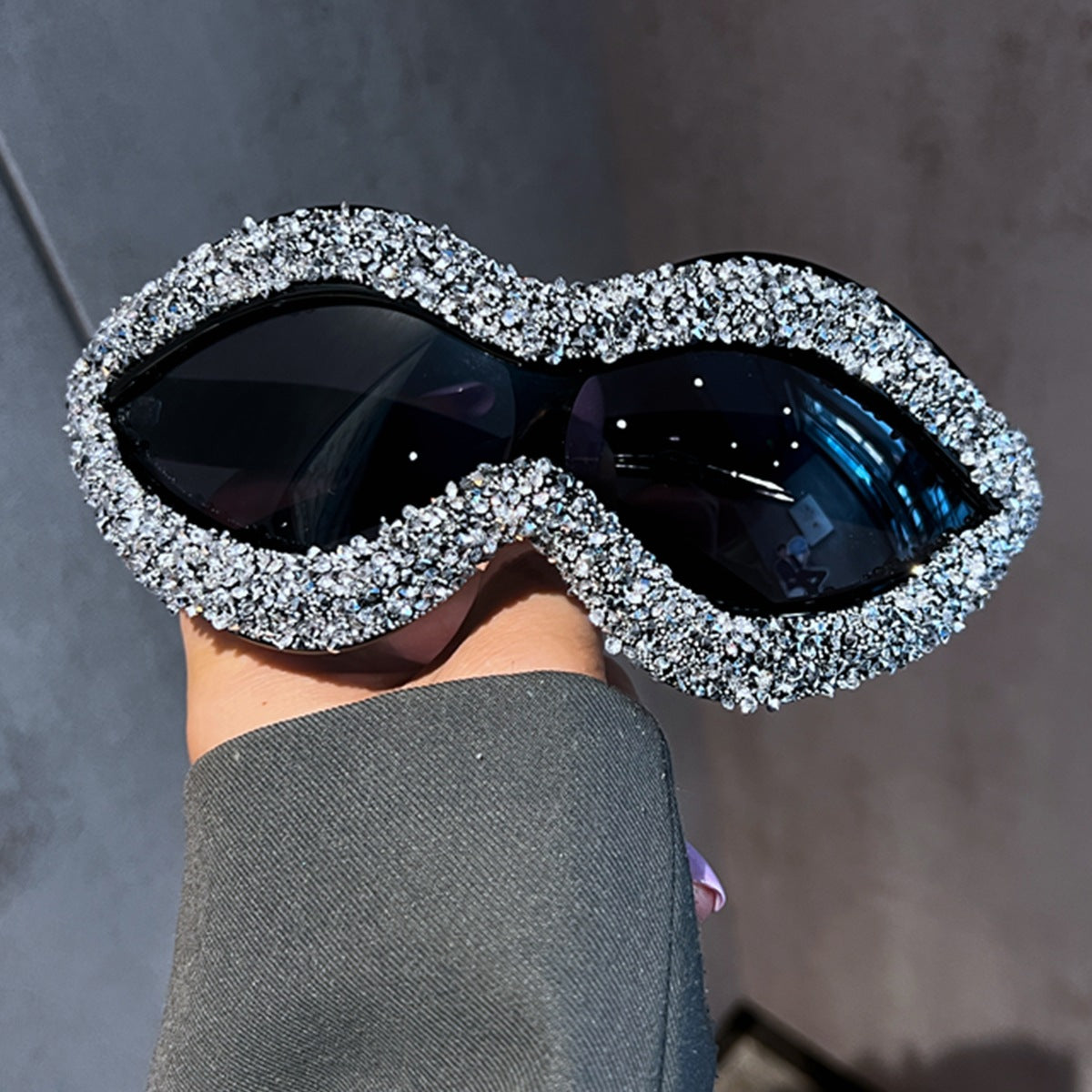 Damen statement Sonnenbrille mit funkelndem Strassbesatz Karnz