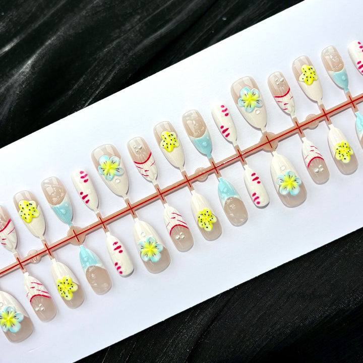 Künstlerisches floral-verziertes Press-On-Nagel-Kit