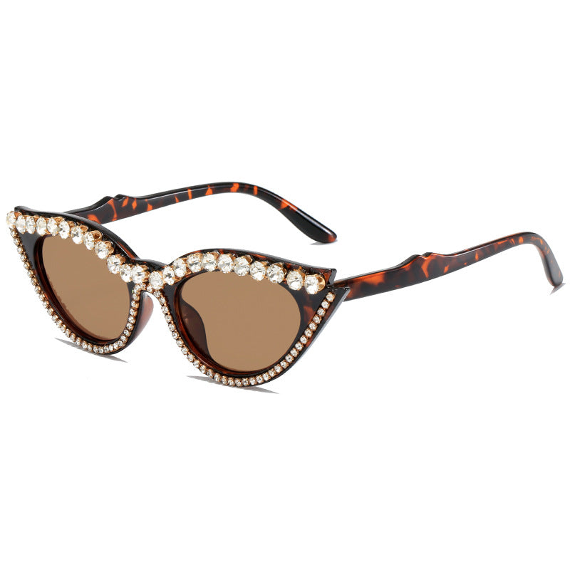 Damen extravagante Cat-Eye Sonnenbrille mit glamourösen Kristallverzierungen Karnz